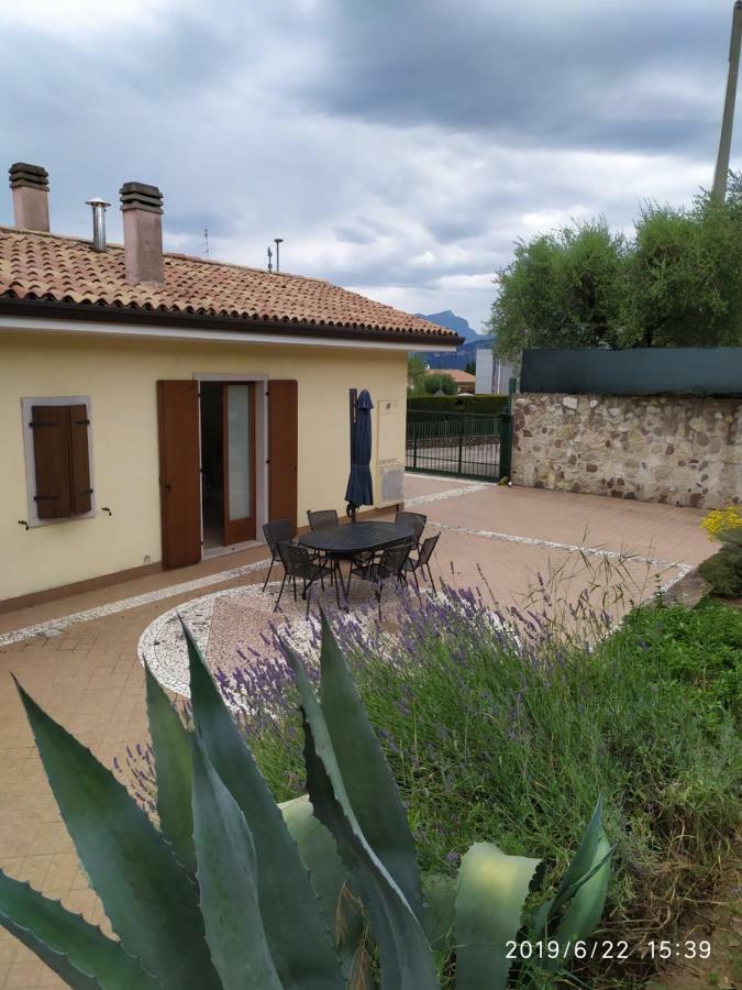 Appartamento Con Giardino A Cisano Di Bardolino Exterior photo