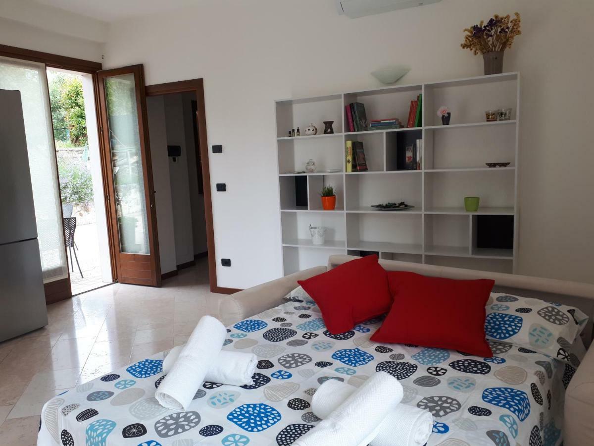 Appartamento Con Giardino A Cisano Di Bardolino Exterior photo